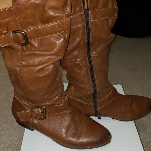 Boots - Picture 2 of 9